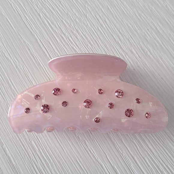 Large Resin Hair Clip - Urban Outfitters - Picture 1 of 5